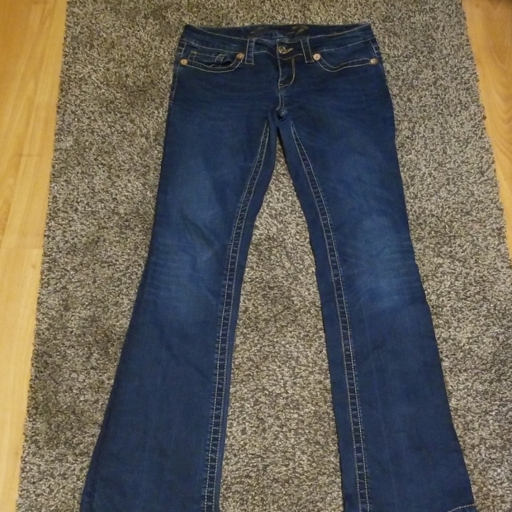 SEVEN BOOT CUT SIZE 28